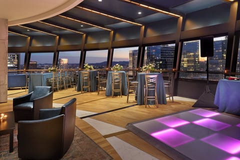 2 bars/lounges, rooftop bar