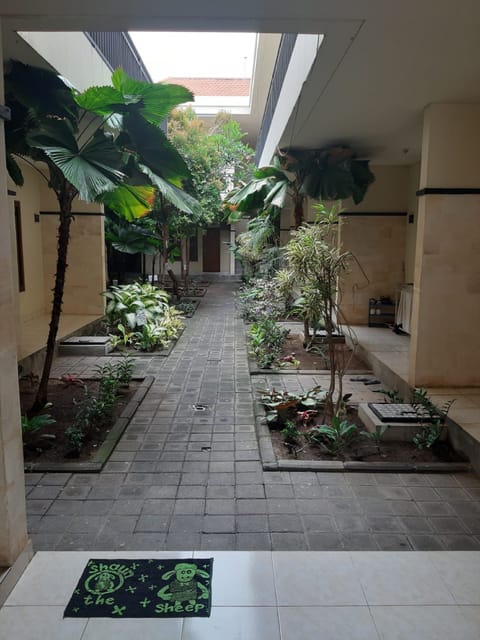 Standard Studio, 1 Bedroom, Private Bathroom, Courtyard View | Terrace/patio
