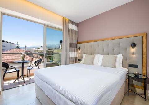 Standard Room | Premium bedding, down comforters, pillowtop beds, in-room safe