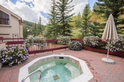 Condo, 2 Bedrooms | Outdoor spa tub