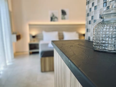 Room, 1 Bedroom, Balcony, Garden View | Interior