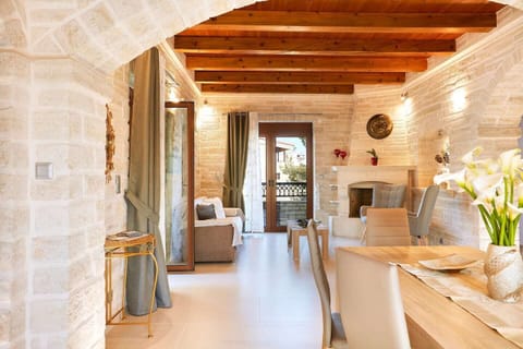Villa, 5 Bedrooms, Non Smoking, Private Pool | Dining room