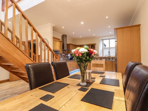 Cottage | Private kitchen | Fridge, dishwasher, electric kettle, toaster