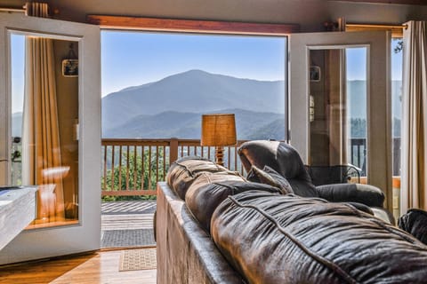 Cabin, 2 Bedrooms | Interior