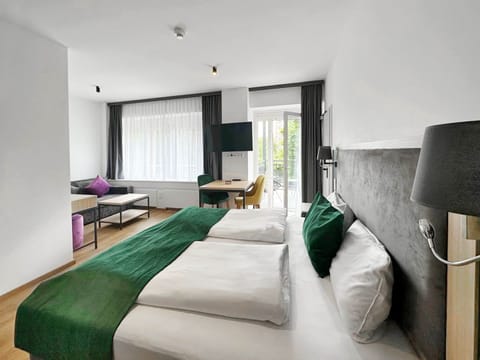 DORMERO Twin | Free minibar, in-room safe, desk, soundproofing