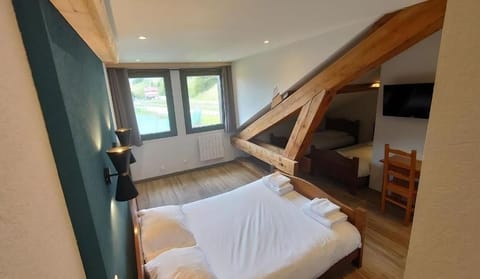 Comfort Quadruple Room | In-room safe, blackout drapes, travel crib, free WiFi