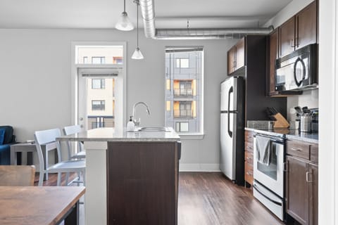 Deluxe Apartment | Private kitchen | Coffee/tea maker