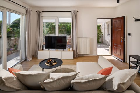 Apartment, 2 Bedrooms, Terrace, Ground Floor | Living area | Flat-screen TV