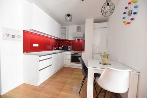 Apartment (One Bedroom Apartment) | Private kitchen | Fridge