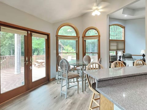House (3 Bedrooms) | Property amenity