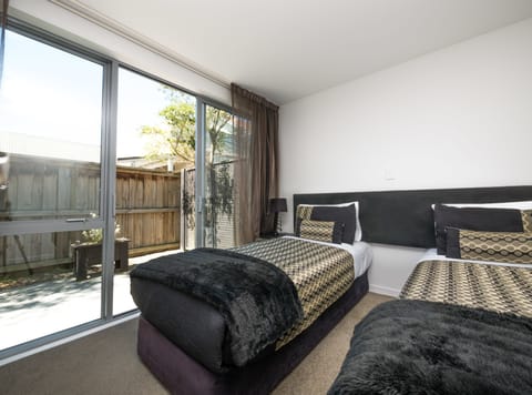 Premium bedding, in-room safe, desk, iron/ironing board