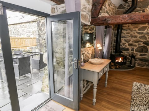 Cottage | Interior