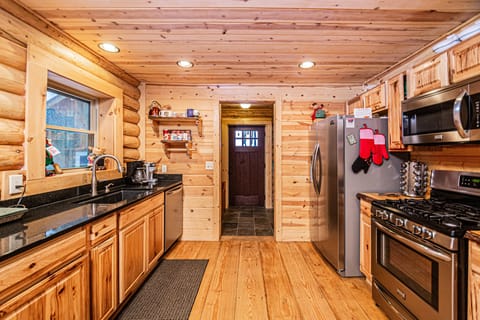 House (4 Bedrooms) | Property amenity