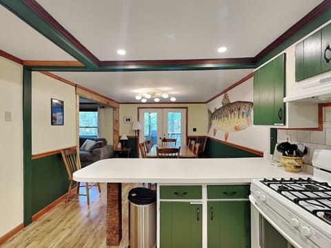 House (3 Bedrooms) | Property amenity