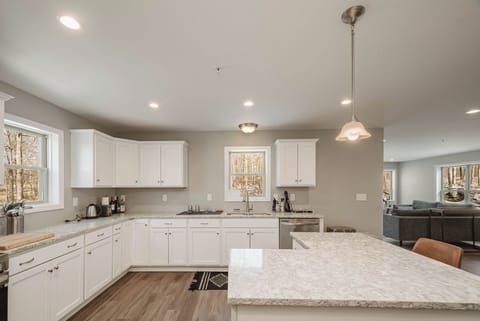 House (5 Bedrooms) | Property amenity