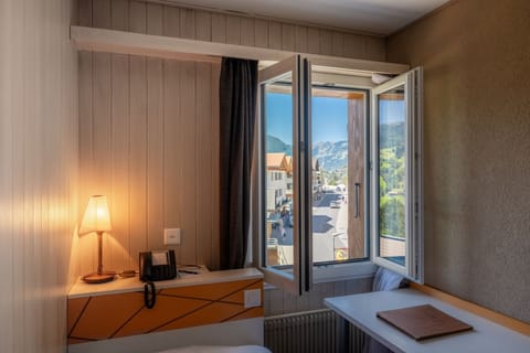 Budget Single Room | Hypo-allergenic bedding, minibar, in-room safe, desk