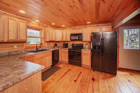 House (5 Bedrooms) | Property amenity