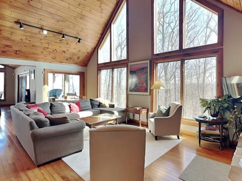 House (5 Bedrooms) | Property amenity