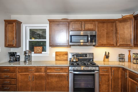 House (6 Bedrooms) | Property amenity