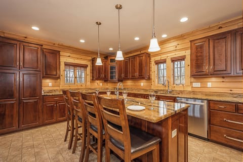 House (4 Bedrooms) | Property amenity