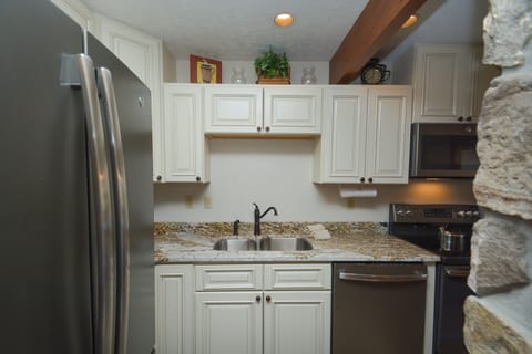 Studio (4 Bedrooms) | Property amenity