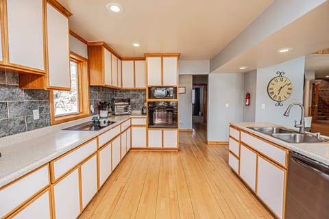 House (5 Bedrooms) | Property amenity