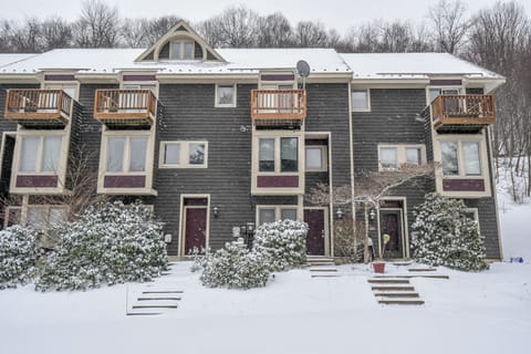 Studio (3 Bedrooms) | Property amenity