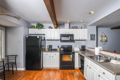 Studio (3 Bedrooms) | Property amenity