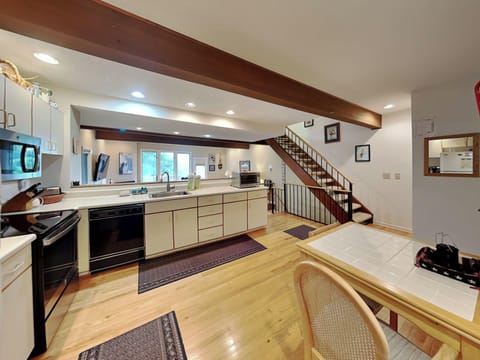 Studio (2 Bedrooms) | Property amenity