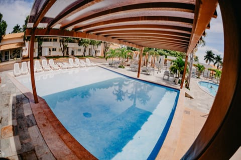 5 outdoor pools