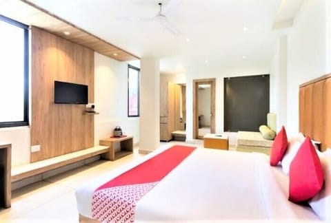 Superior Room | Rollaway beds (surcharge), bed sheets