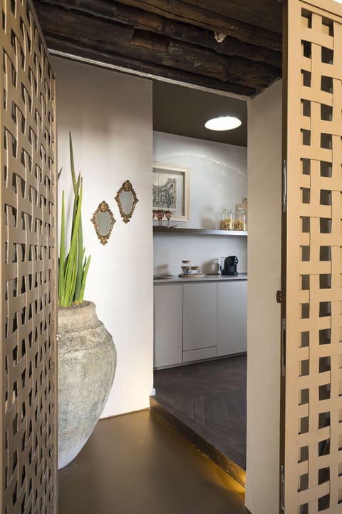 Luxury Apartment | 1 bedroom, travel crib, free WiFi, bed sheets