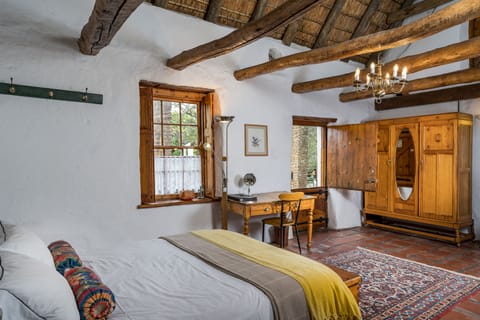 Luxury Room, 1 Queen Bed, Garden View | Premium bedding, individually decorated, individually furnished, desk