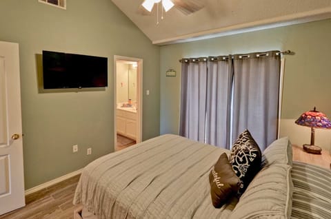 Condo, 2 Bedrooms | 2 bedrooms, WiFi (free)