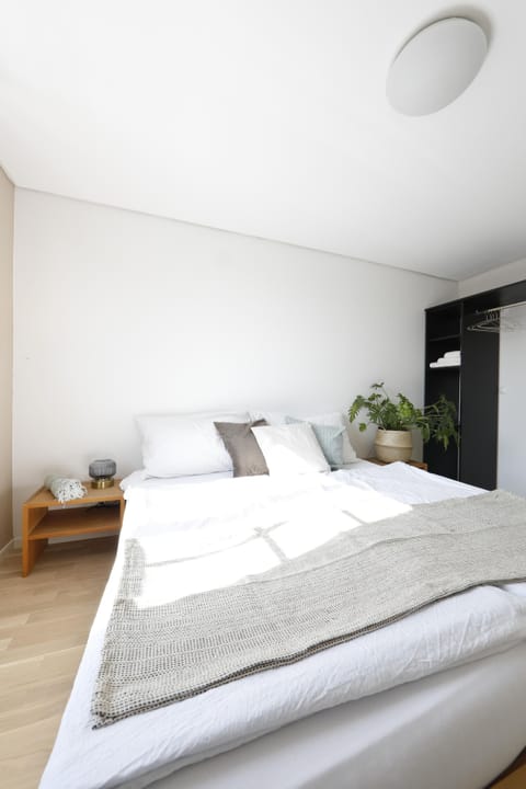 Standard Double Room | Hypo-allergenic bedding, free WiFi, bed sheets
