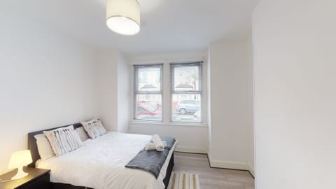 Apartment | 2 bedrooms, iron/ironing board, free WiFi, bed sheets