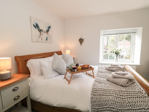 Cottage | 2 bedrooms, individually decorated, individually furnished, free WiFi