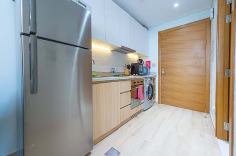Studio | Private kitchen | Full-size fridge, microwave, oven, stovetop