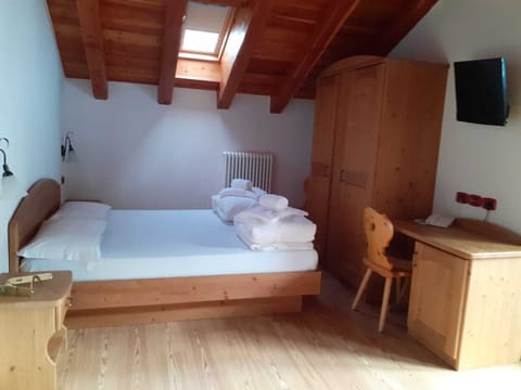 Comfort Room | In-room safe, blackout drapes, soundproofing, free WiFi