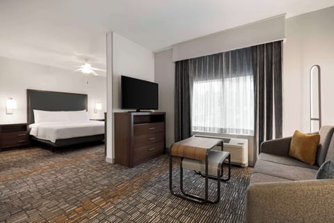 Studio Suite, 1 King Bed with Sofa bed (Hearing Accessible) | Premium bedding, desk, laptop workspace, blackout drapes