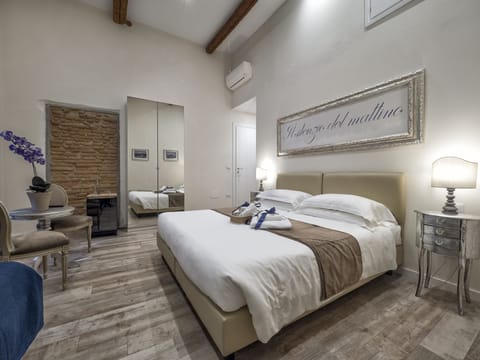 Triple Room, Ensuite | Down comforters, memory foam beds, free WiFi