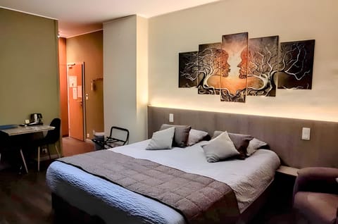 Superior Room | Hypo-allergenic bedding, pillowtop beds, in-room safe, desk