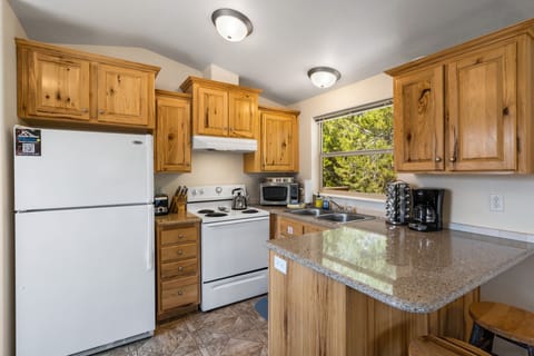 House | Private kitchen | Full-size fridge, microwave, oven, stovetop
