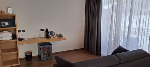 Deluxe Double or Twin Room, 1 Bedroom, Mountain View | Premium bedding, down comforters, memory foam beds, minibar