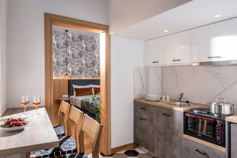 Fridge, microwave, coffee/tea maker, toaster