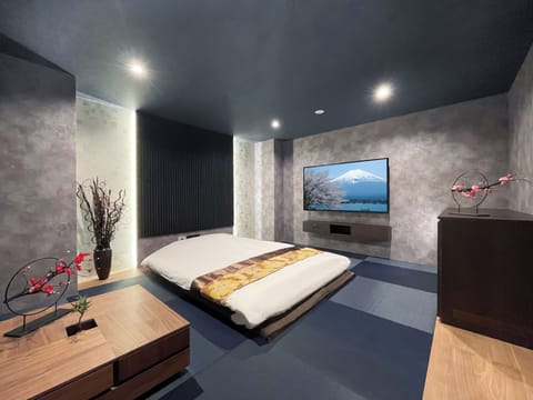 Standard Double Room, Smoking | WiFi (free), bed sheets
