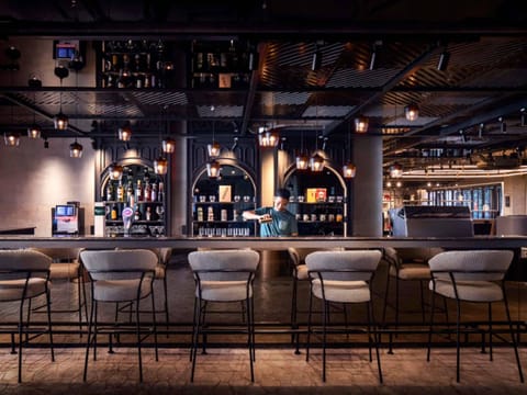 3 bars/lounges, poolside bar