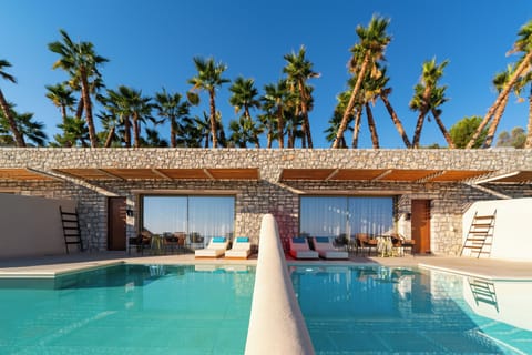 Superior Suite, Private Pool, Sea View | Free minibar items, in-room safe, individually decorated