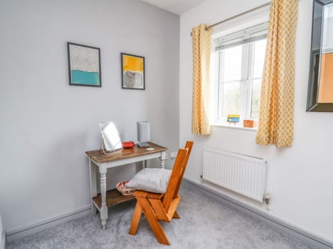 Cottage | 2 bedrooms, individually decorated, individually furnished, free WiFi