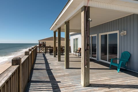 House, 4 Bedrooms | Balcony